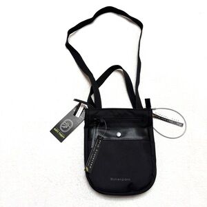 Sherpani Crossbody Bag Anti Theft with RFID Carbon Black chain lock loop